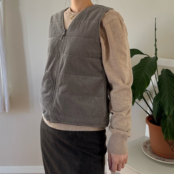 Vintage Eddie Bauer 100% Cotton Collins Bay Quilted Corduroy Taupe Vest Size XS - Picture 7 of 11